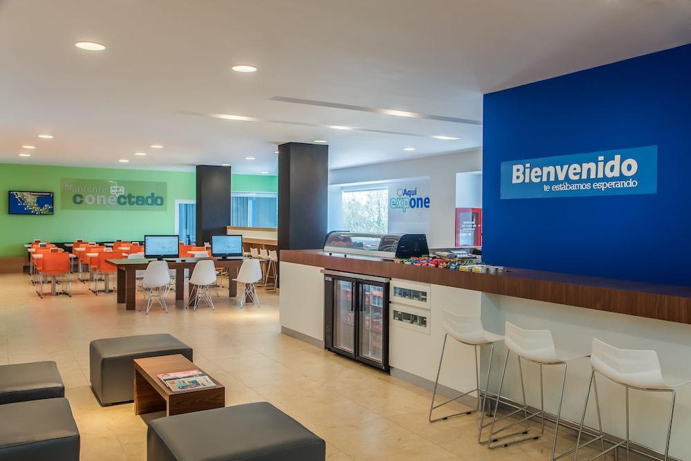 Sleep Inn Leon Antares Εξωτερικό φωτογραφία