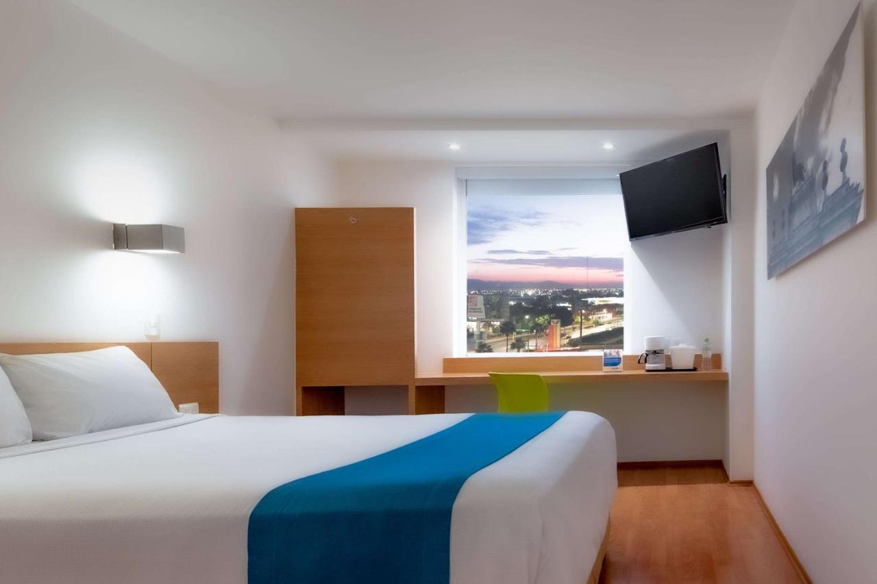 Sleep Inn Leon Antares Εξωτερικό φωτογραφία