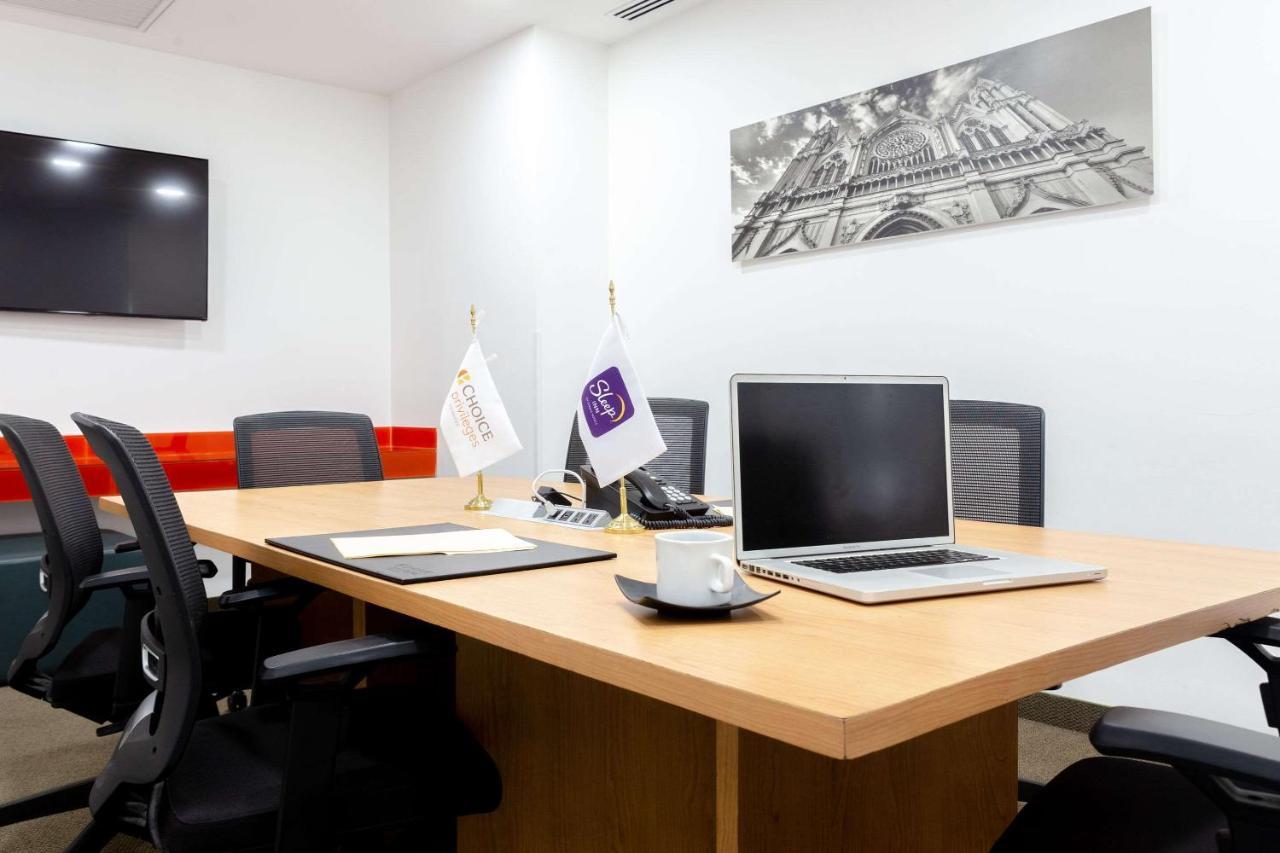Sleep Inn Leon Antares Εξωτερικό φωτογραφία