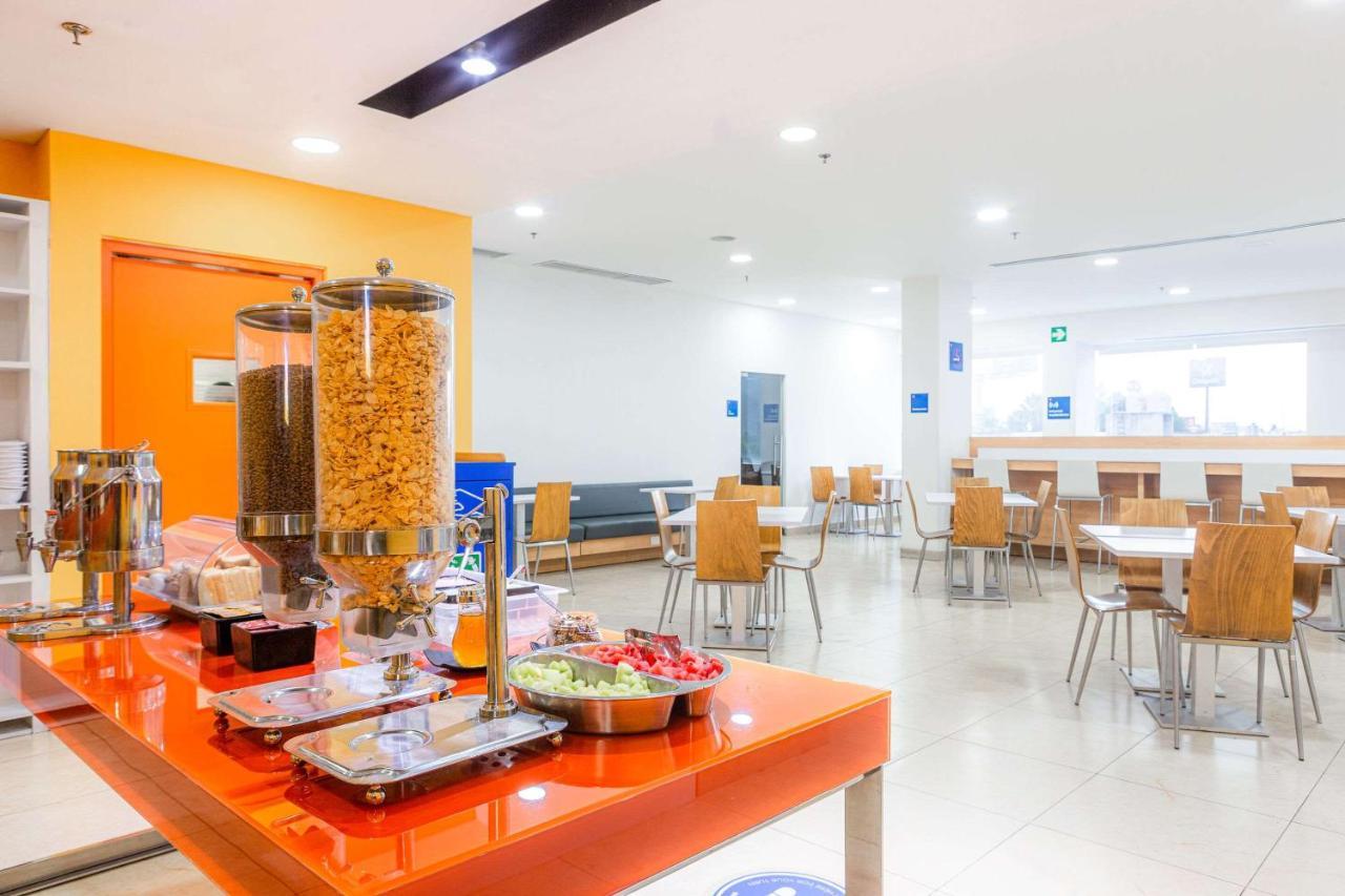Sleep Inn Leon Antares Εξωτερικό φωτογραφία