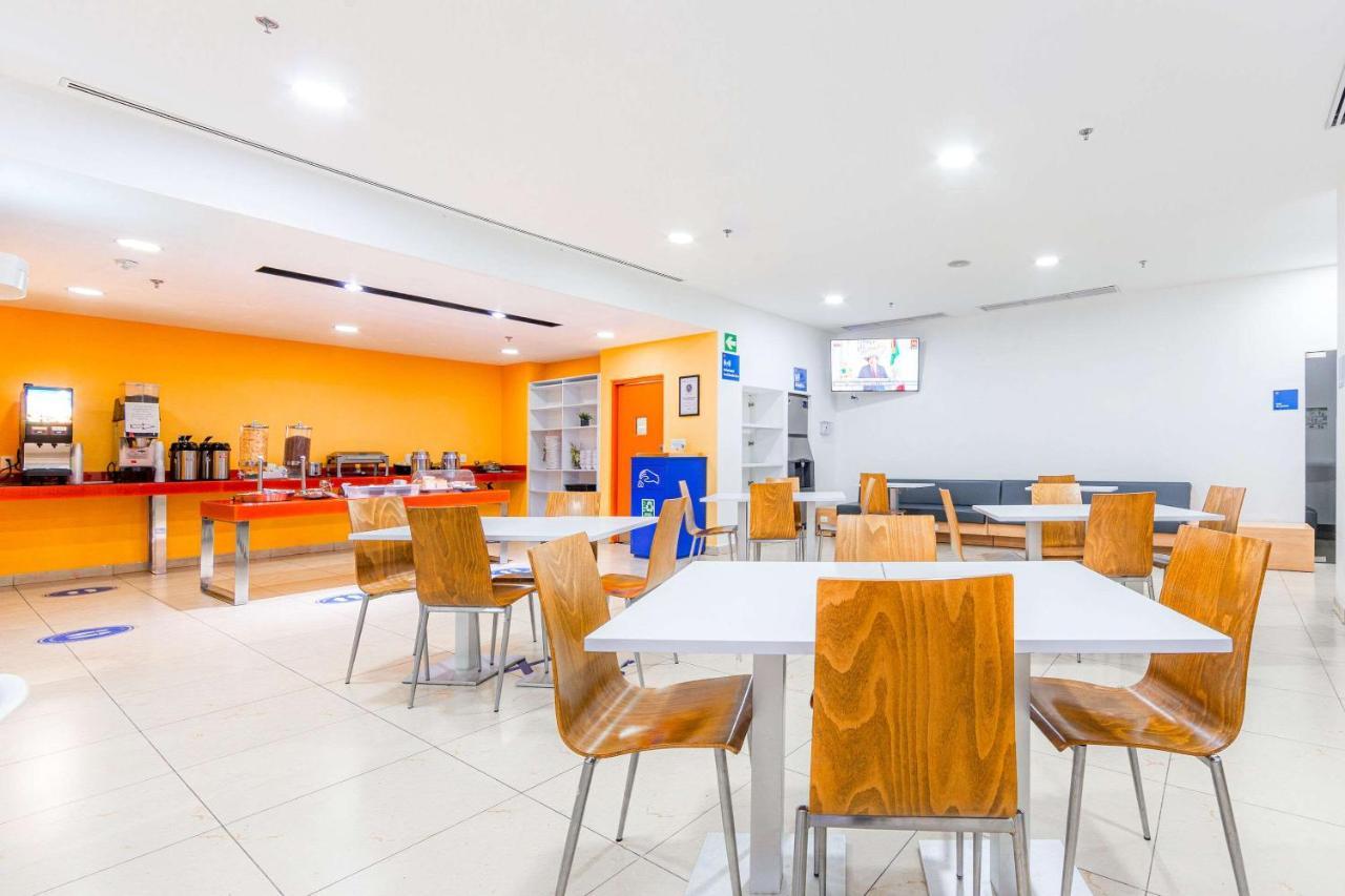Sleep Inn Leon Antares Εξωτερικό φωτογραφία