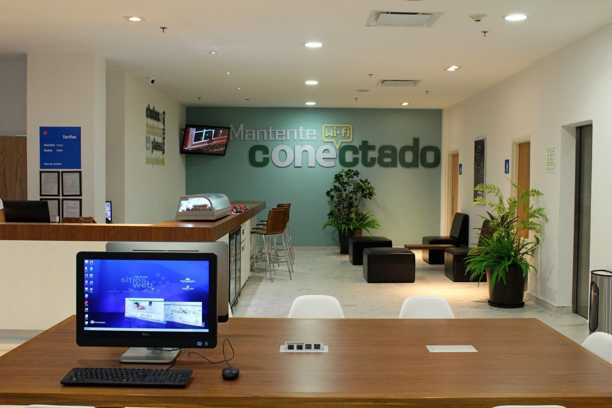 Sleep Inn Leon Antares Εξωτερικό φωτογραφία
